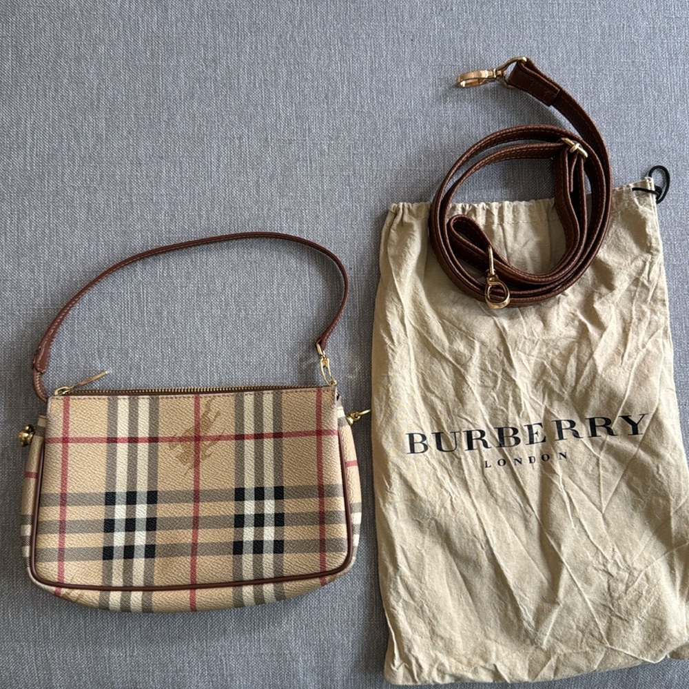 Burberry Authentic bag Beige and Black Plaid - Picture 4 of 8